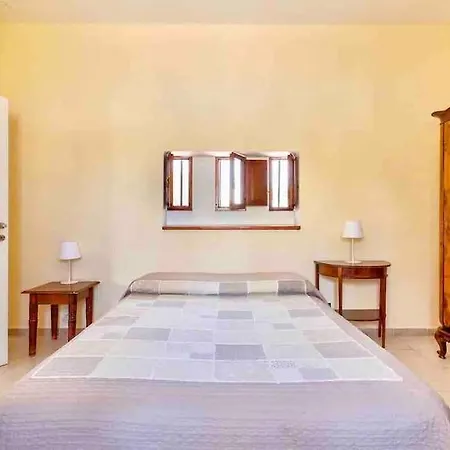 Castello Con Piscinavista Mare+campo Da Tennis 스페키올라